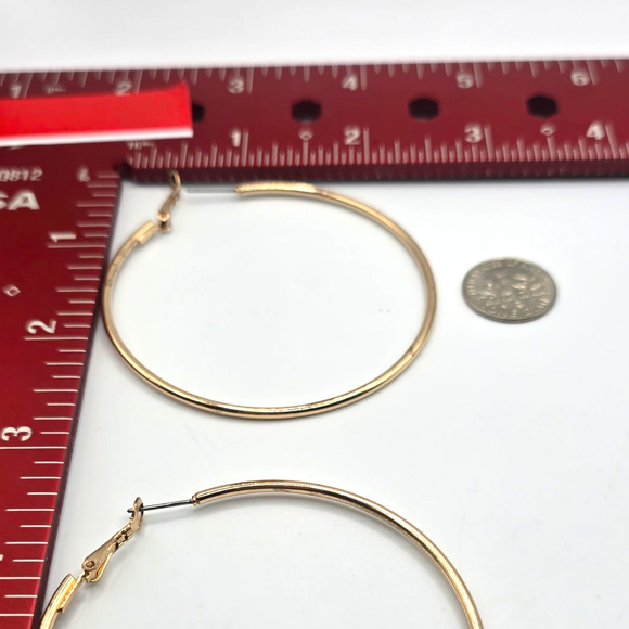 Large Gold Tone Hoop Earrings 2.5 Inch Round Thin Wire Classic SKU 2407 - Picture 4 of 4